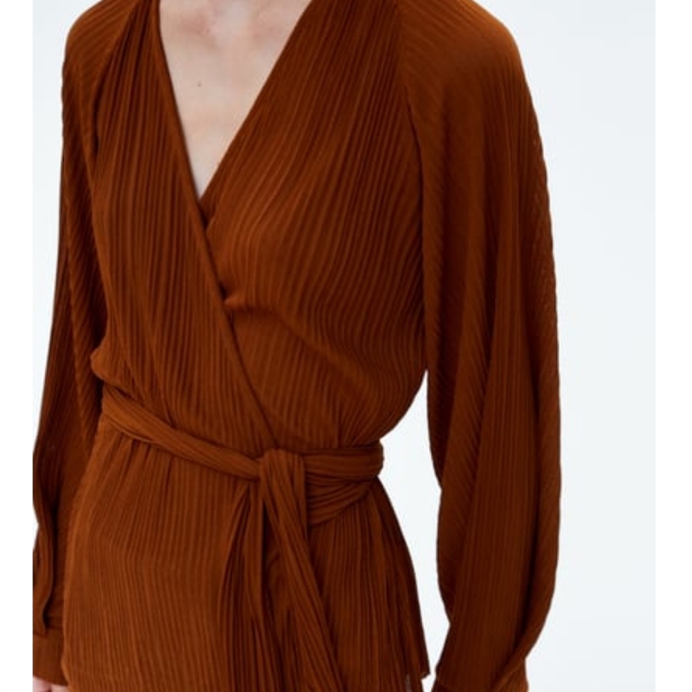 Brown rust colored wrap top